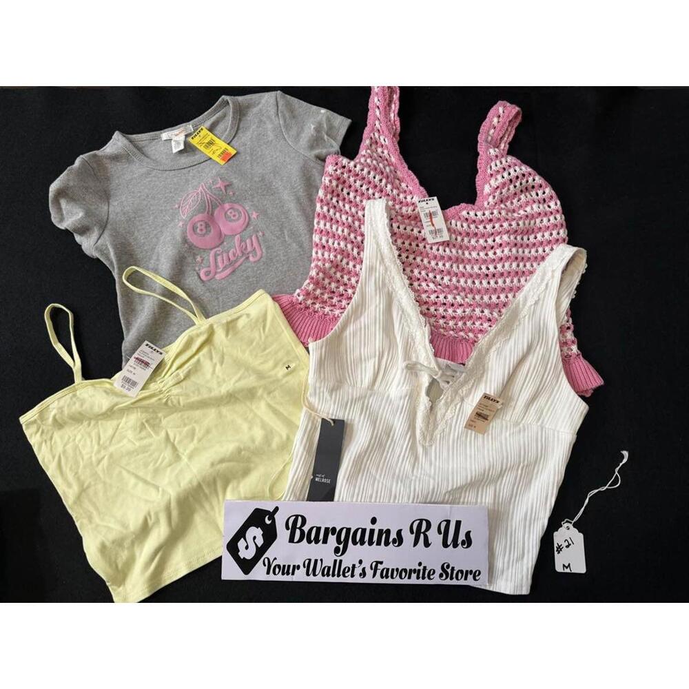ORDER#21 Tillys Women's Tops 4 West Of Melrose Crochet Graphic Tees Size M